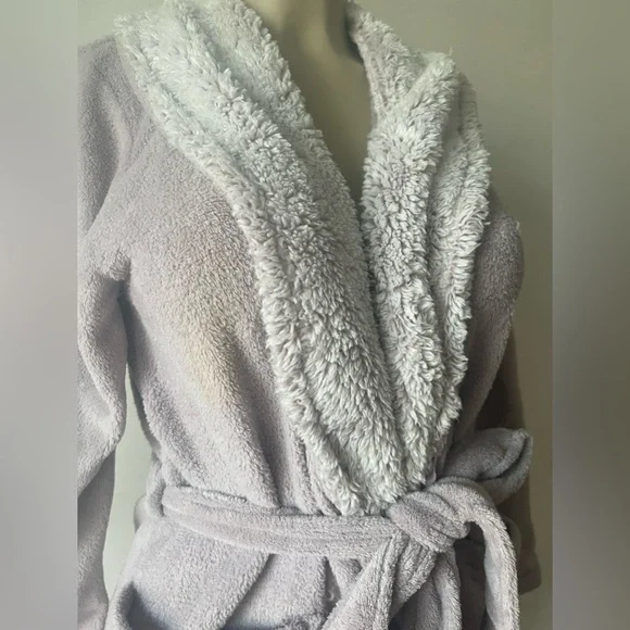 Lilac Robe - Picture 2 of 2